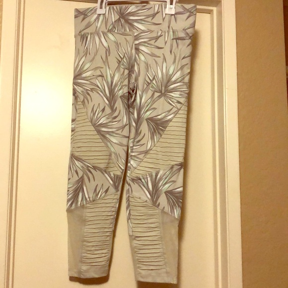 VS PINK Ultimate Motto Leggings 💋 - Picture 1 of 3